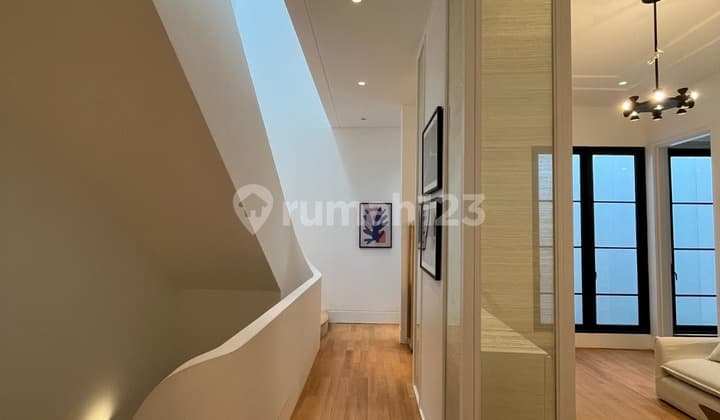 Rumah Mewah Pondok Indah Dekat Pim - 3 Lantai, Rooftop, Dalam Komplek Eksklusif