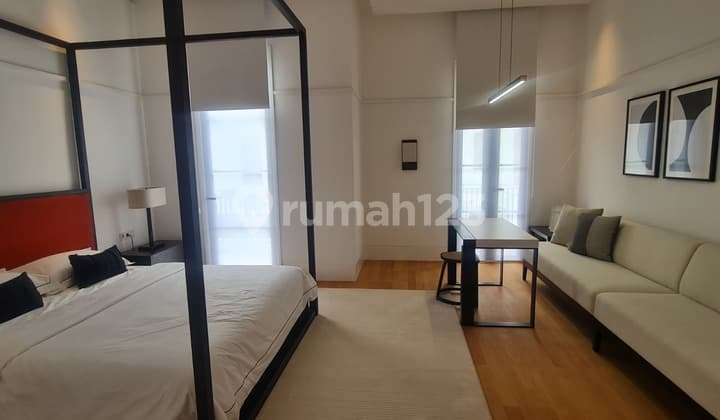 Rumah Mewah 3 Lantai di Komplek Eksklusif Pondok Indah – Ada Rooftop, Dekat PIM