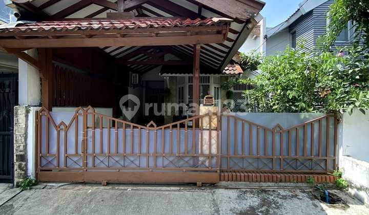 Rumah 2 Lantai di Bintaro Sektor 2. Dekat Ke Stasiun Pondok Ranji Dan Pintu Tol Jorr