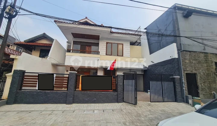 Unit Langka di Kebayoran Baru Dekat Pakubuwono - Jalan Lebar 3 Mobil, bisa untuk Semi Kantor