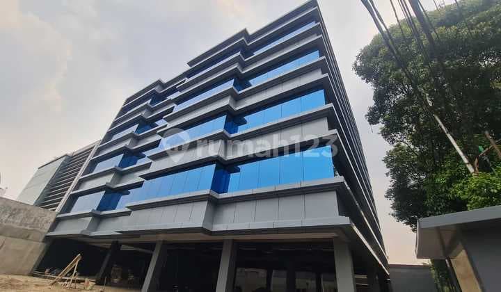Gedung 5 Setengah Lantai di Pondok Pinang, Dekat Tol