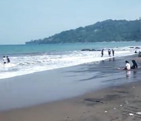 Villa di Cisolok Pelabuhan Ratu, Garis Pantai 140 M2, Cocok Villa Dan Resort