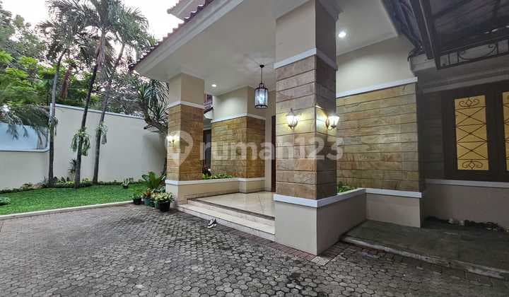 2-Story House with Swimming Pool. House for Sale in Kebayoran Baru Near Melawai, Wijaya, Prapanca, Iskandarsyah Area.
