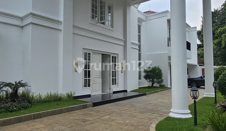 Rumah Mewah 2 Lantai di Menteng, Siap Huni, Ada Pool