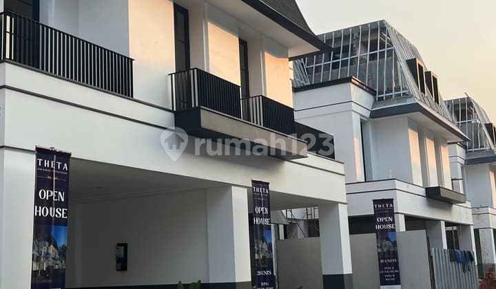 Rumah Mewah 3 Lantai Ada Roof Top, Dalam Komplek Ekslusif di Pondok Indah Dekat Pim