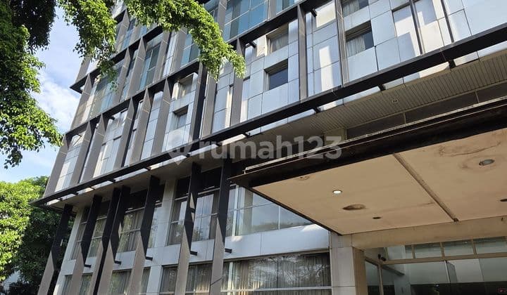 Gedung ex Hotel 5 Lantai di Area Menteng