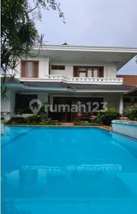 Rumah 2 Lantai di Kemang, Bebas Banjir, Biasa Disewa Asing