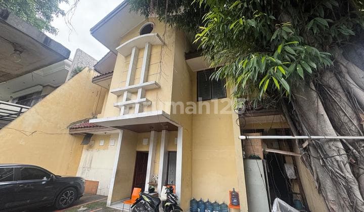 Old House Strategic Location Close Access to Fatmawati and Antasari