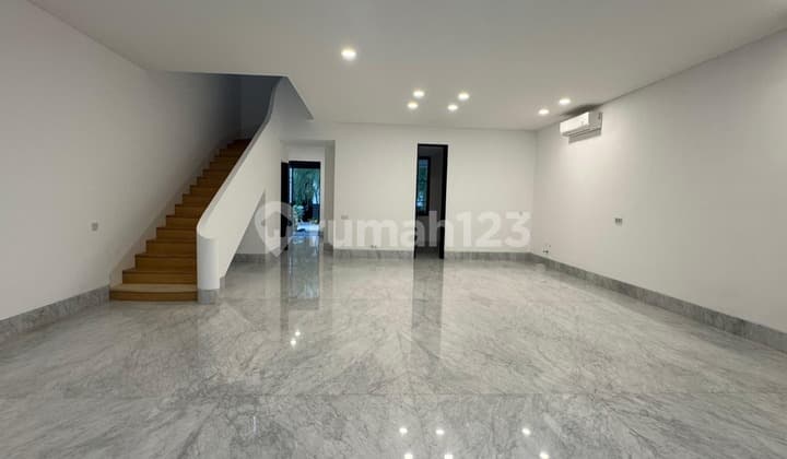 Rumah Mewah 3 Lantai di Komplek Eksklusif Pondok Indah - Ada Rooftop, Dekat Pim