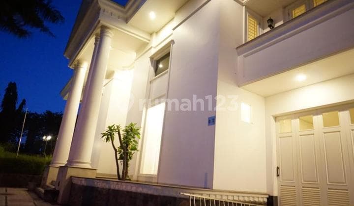 Taman Hunian Satelit Rumah Mewah Kolam Renang Jacuzzi 350jt Sewa