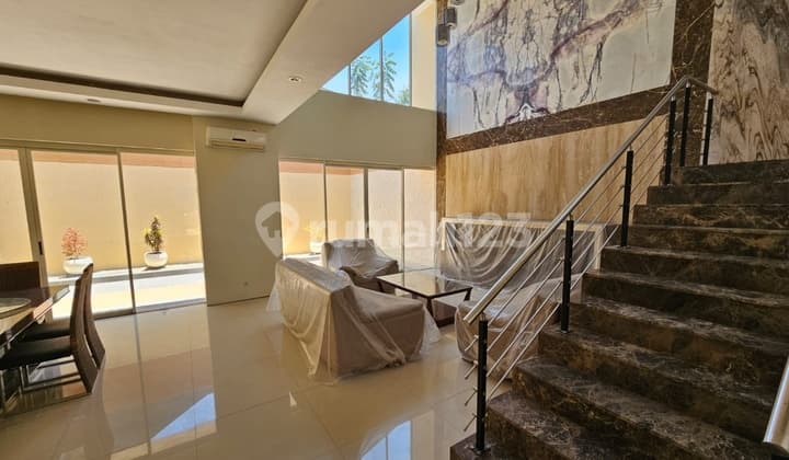 Royal Residence Mewah Full Marmer Lantai Dinding 5.5m Nego Bagus