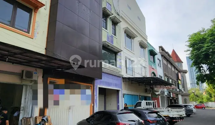 Villa Bukit Mas 3-Story Commercial Shophouse, Strategic Location 3.75M Rent 95Jt