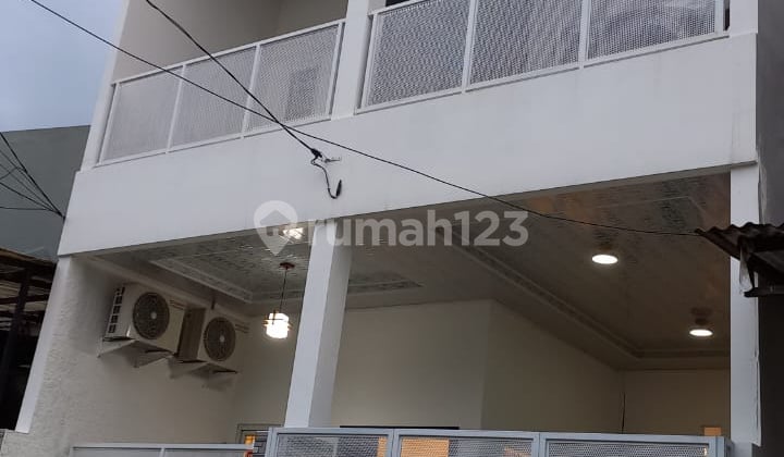 Griya Jakarta New House 2.5 Floors Semi Furnished Tangsel