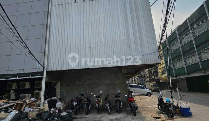 Attached Shophouse Pangeran Jayakarta Central Jakarta