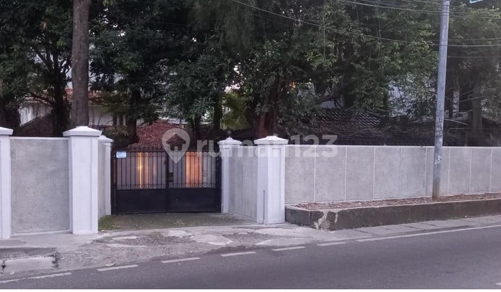 Dijual Rumah Terletak di Area Komersil Mampang Prapatan, Jakarta Selatan