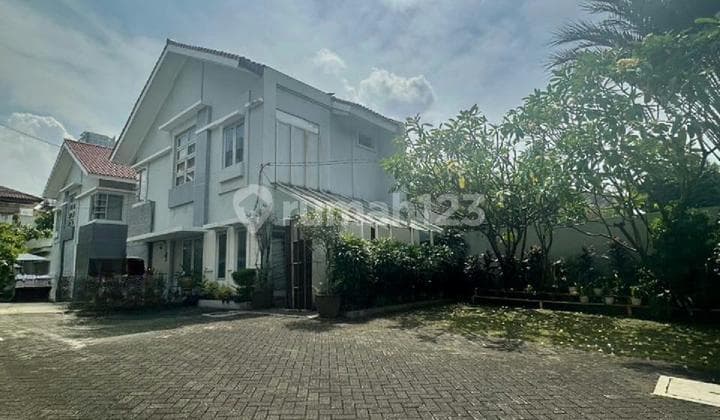Menteng House in the City Center - JL