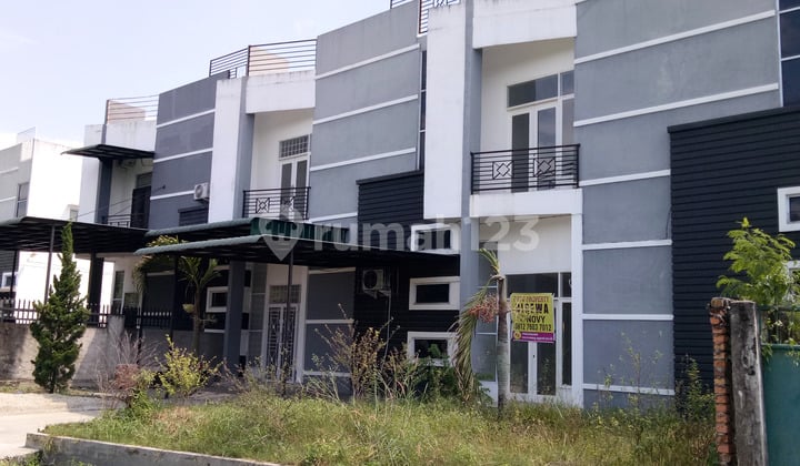Dijual Rumah 2 Lantai Jl. Abadi Soekarno Hatta Pekanbaru