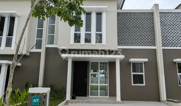 For Sale 2-Story House in Villa Tenayan Complex Pekanbaru