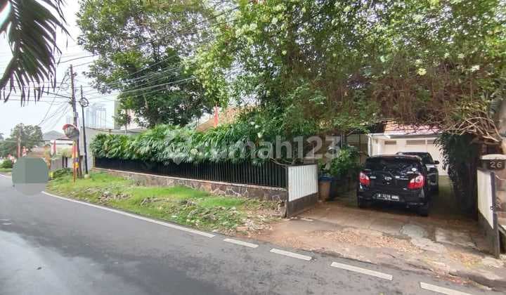 Dijual rumah di kawasan Darmawangsa Jakarta Selatan, strategis