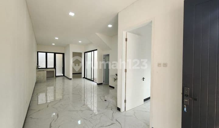 Strategic new house in BSD, close to schools and modern market with easy access.