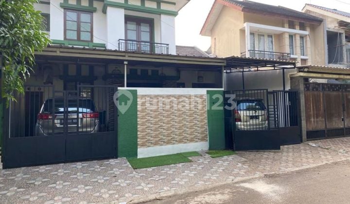 Rumah di Kencana Loka BSD dekat sekolah ********, Stella Maris