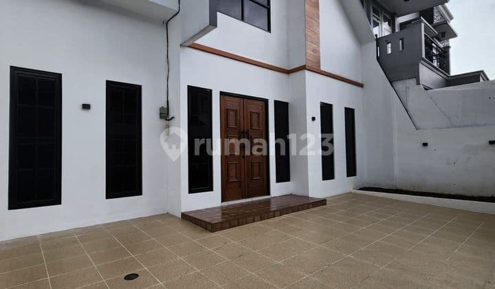 Rumah di Griya Loka BSD, siap huni, strategis akses mudah
