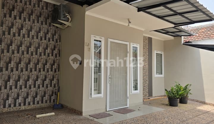 Rumah Siap Huni di Griya Loka Dekat Sekolah, Pasar Modern & Tol