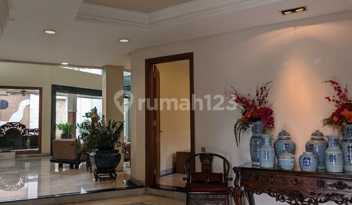 Luxury 2-Story House, Land Area 687 m², Building Area 750 m². Very Nice and Neat, Good House with SHM - Certificate of Ownership