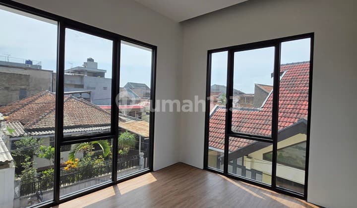 Rumah Modern Yg Asri Di Pusat Kota