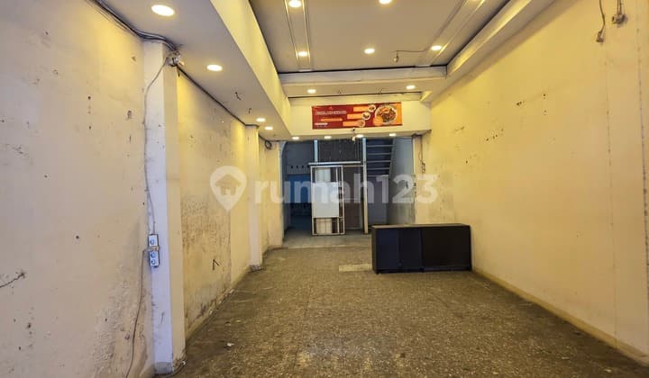 Ruko Otista Sangat Strategis Utk Toko, Rumah Makan, Cafe, Kantor/ Gudang