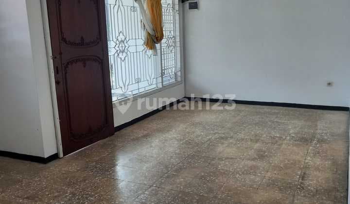 Disewakan Rumah di Jl. Kramat