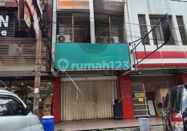 Disewakan Ruko 3,5 Lantai di Boulevard Raya Kelapa Gading Jakarta Utara