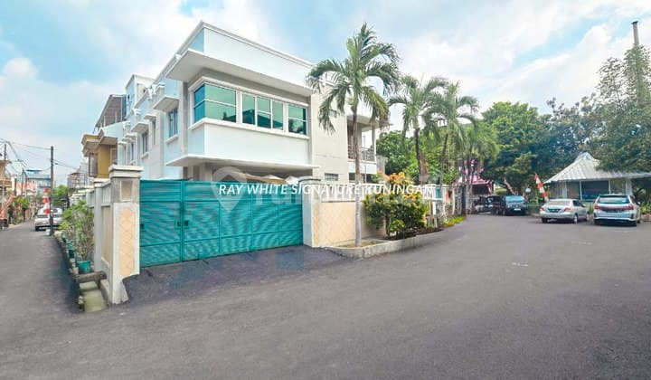 Rumah 3 Lantai di Jl Batang Hari Cideng Akses Mudah Lokasi Aman