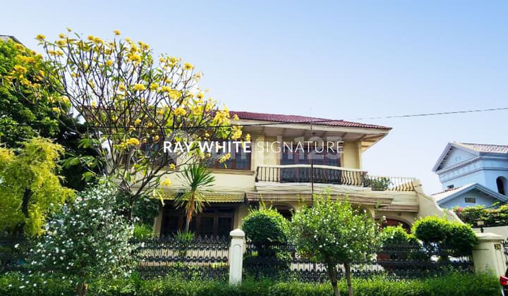 Well-Maintained House Suitable for Boarding in Central Cempaka Putih