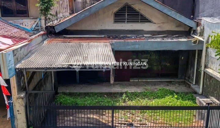 Rumah Zona Komersial di Jl Kebon Kacang Raya Cocok untuk Usaha