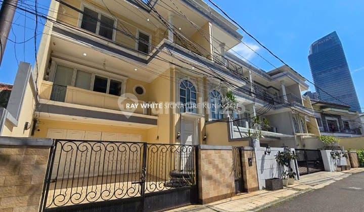 Rumah Siap Huni 4 Lantai di Jl Setiabudi VI Cocok Untuk Kost