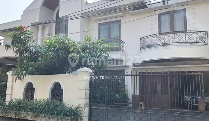 Rumah Lama Terawat Siap Huni di Jl Cipete V