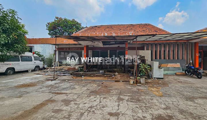 Dijual Tanah dan Bangunan Komersil di Jl Kramat V Senen