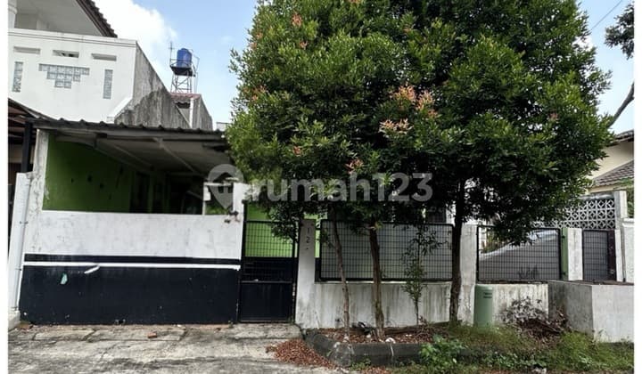 Vila Delima Rumah Lama Hitung Tanah Saja