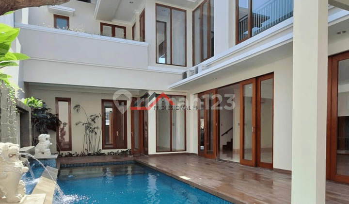 Luxury Sturdy House Swimming Pool Near MRT Cipete South Jakarta