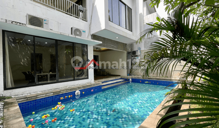 Modern Minimalis House Dekat Mall Cilandak Town Square di Cilandak, Jakarta Selatan