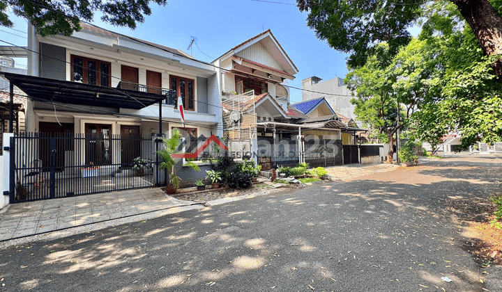 Rumah Siap Huni Minimalis Modern Lokasi Premium di Pondok Indah, Jakarta Selatan