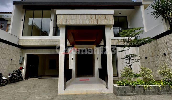 Brand New Tropical Minimalis Selangkah Ke Kemang Raya Jakarta Selatan