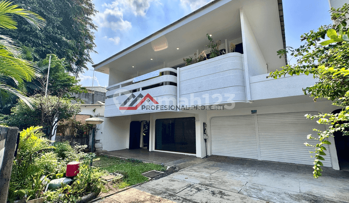Rumah Bangunan Kokoh Lokasi Premium Pondok Indah, Jakarta Selatan