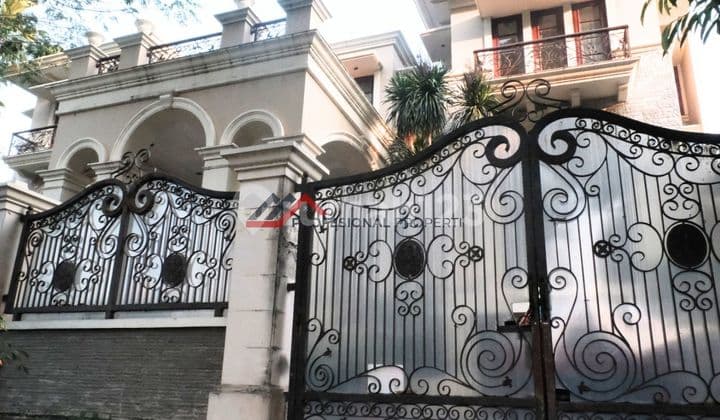 Prestigious House Location near Business Central in Kuningan South Jakarta