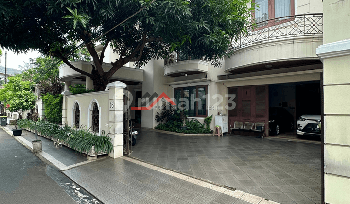 Ready-to-Occupy House in the Best Location at Cipete, South Jakarta