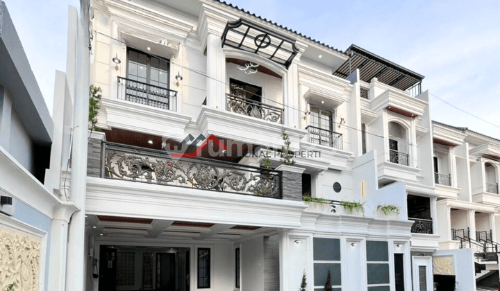Brand new house with private lift di Cilandak, Jakarta Selatan