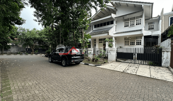 Rumah Bagus Lingkungan Asri di Villa Cinere Mas Depok, Jawa Barat