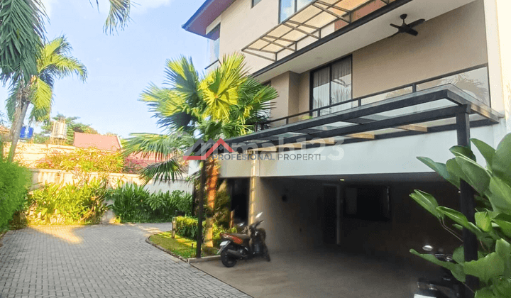 Rumah Dalam Townhouse di Jeruk Purut, Jakarta Selatan