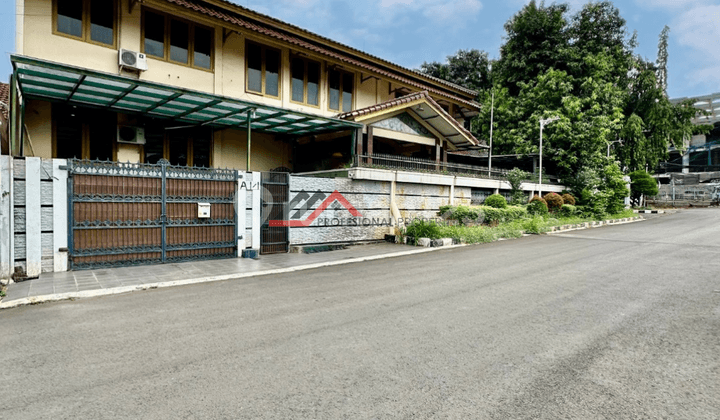 Rumah Siap Huni Posisi Hoek di Lebak Bulus Jakarta Selatan